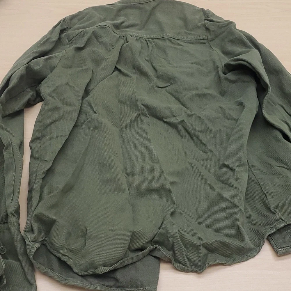 J Crew Point Sur Puff Shoulder Army Green Long Sleeve Blouse size XXS